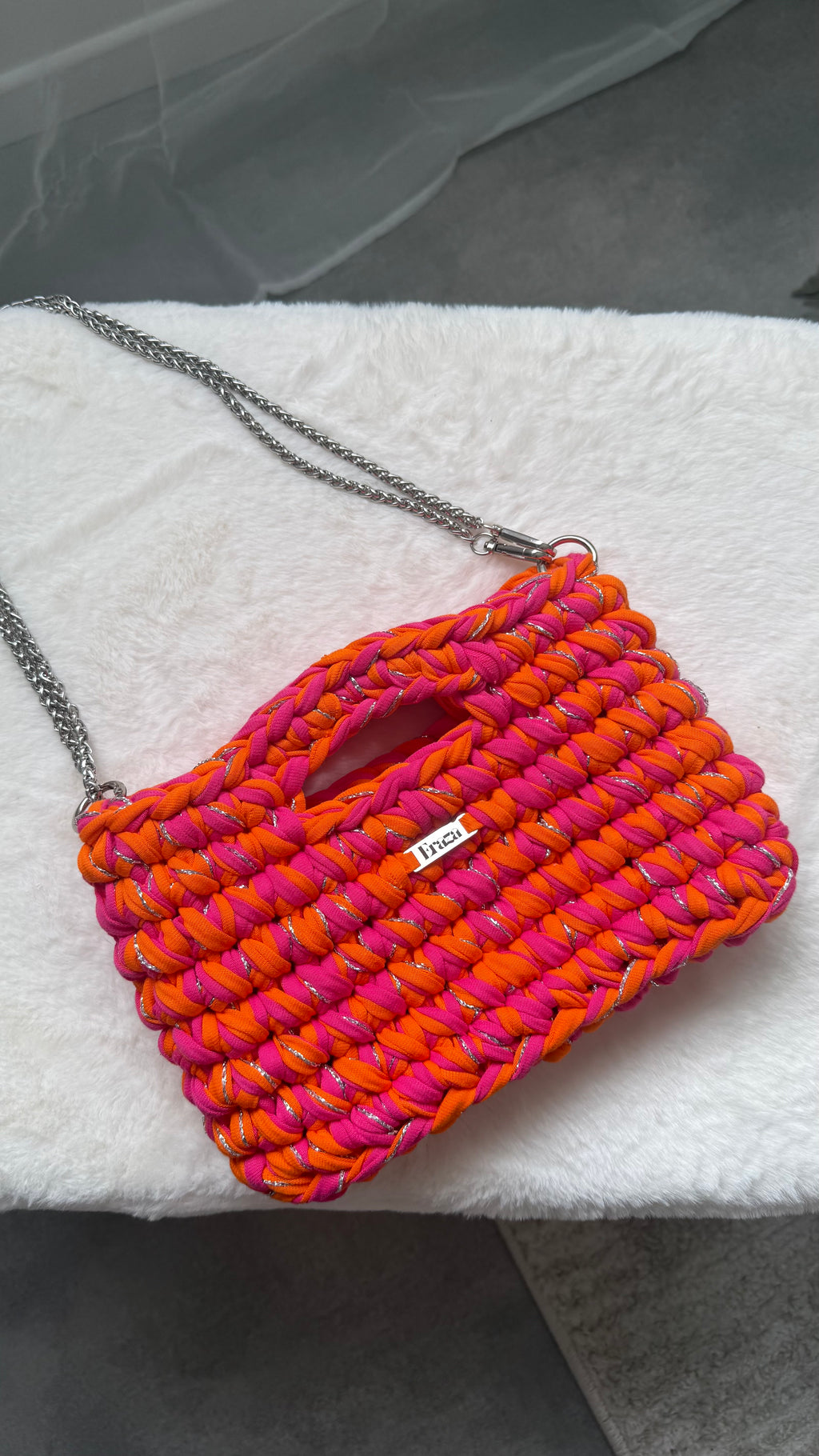 Maya - orange, fuchsia et argenté